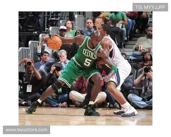 加内特低位单打效率提升，防守覆盖改变对手进攻结构