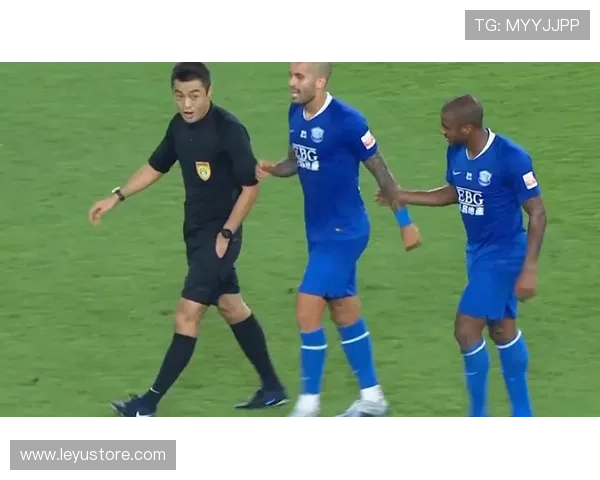 推人犯规标准到底有多模糊？裁判如何界定推人与身体接触？