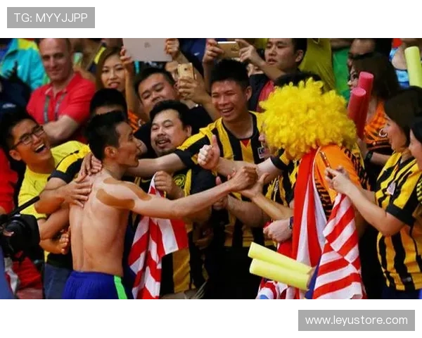 李宗伟家的冰箱里居然塞满了能量胶，连饮料都没地方放