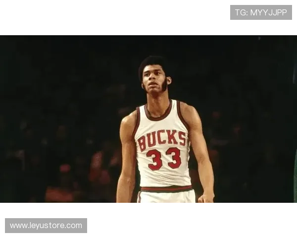 卡里姆·阿布杜尔-贾巴尔单打得分稳定超越众多内线传奇