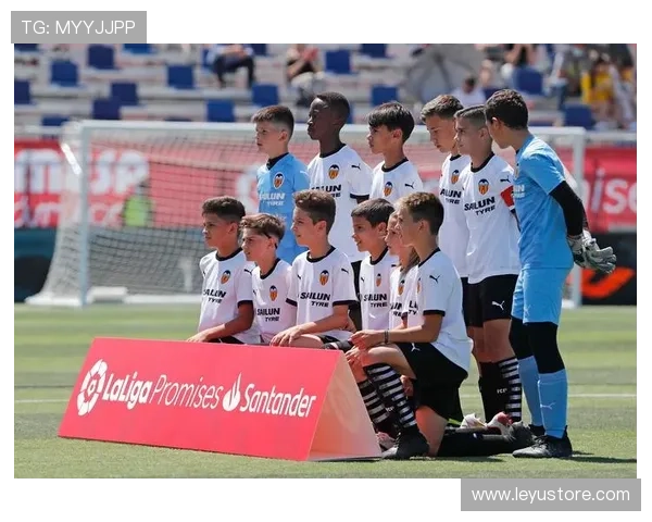 瓦伦西亚长期重建困局仍在持续，对球队发展前景影响显著